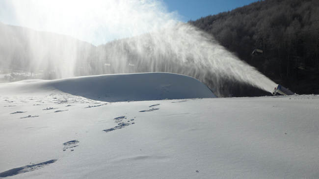 國產(chǎn)造雪機(jī)與國外造雪機(jī)——諾泰克屬于哪一種