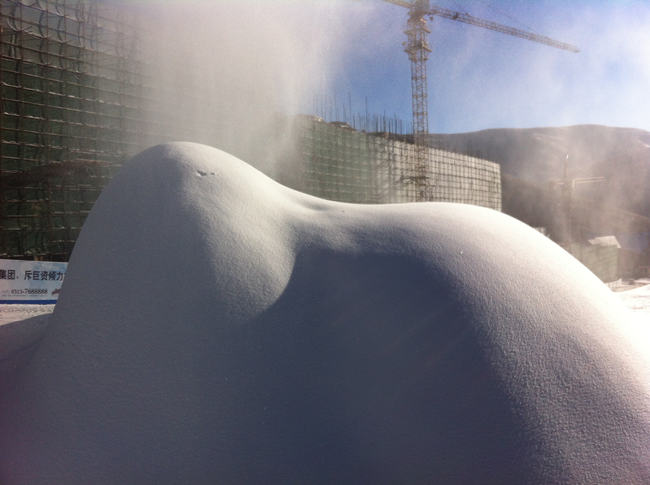 滑雪場(chǎng)造雪佳選擇諾泰克高溫造雪機(jī)