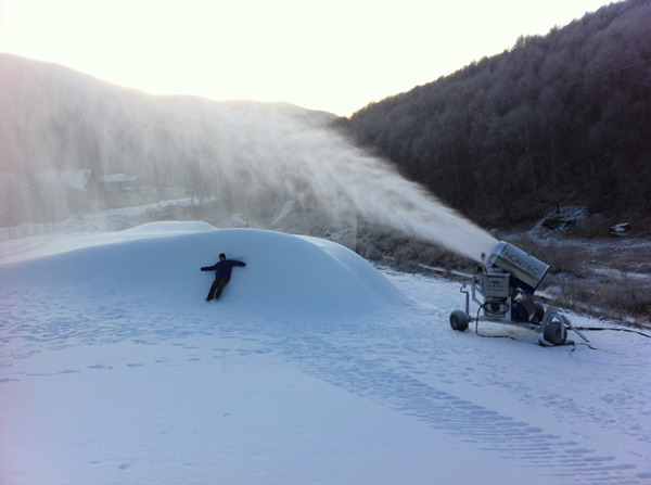 造雪機(jī)