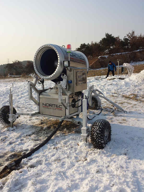 滑雪場(chǎng)造雪機(jī)