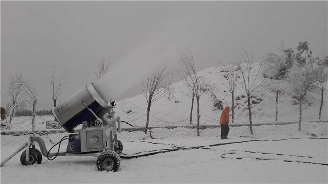 滑雪場(chǎng)造雪機(jī)