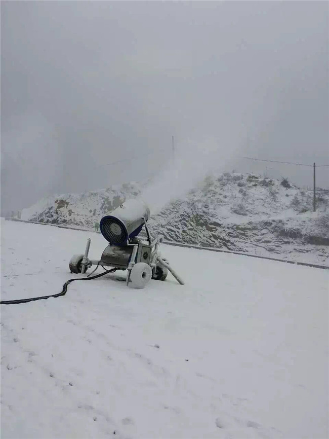 滑雪場(chǎng)造雪機(jī)