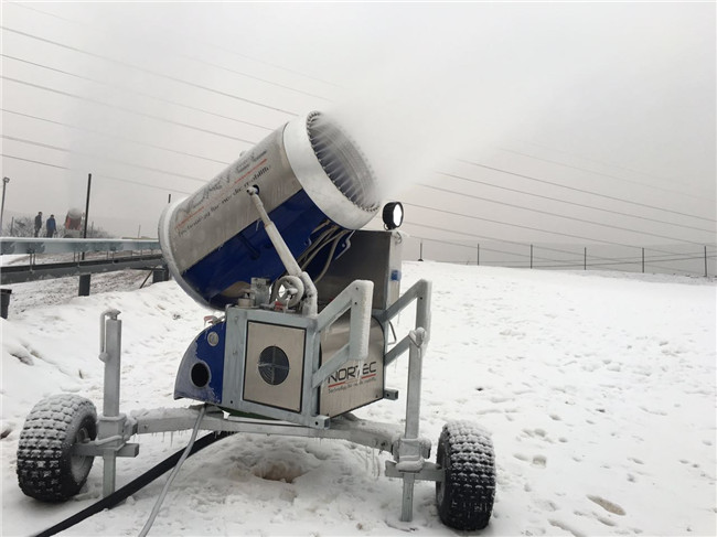 滑雪場造雪機